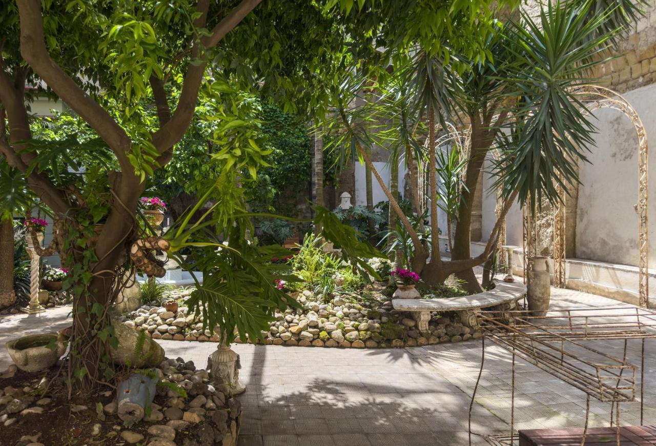 Hotel Artemisia Domus - Giardino Napoli Esterno foto