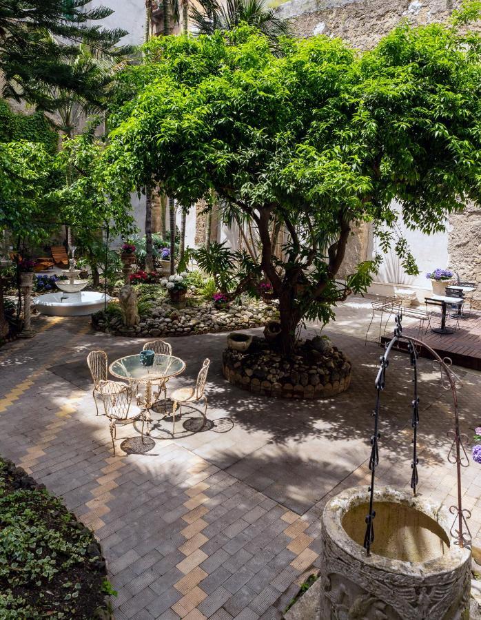 Hotel Artemisia Domus - Giardino Napoli Esterno foto