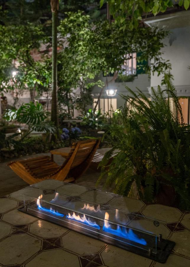 Hotel Artemisia Domus - Giardino Napoli Esterno foto