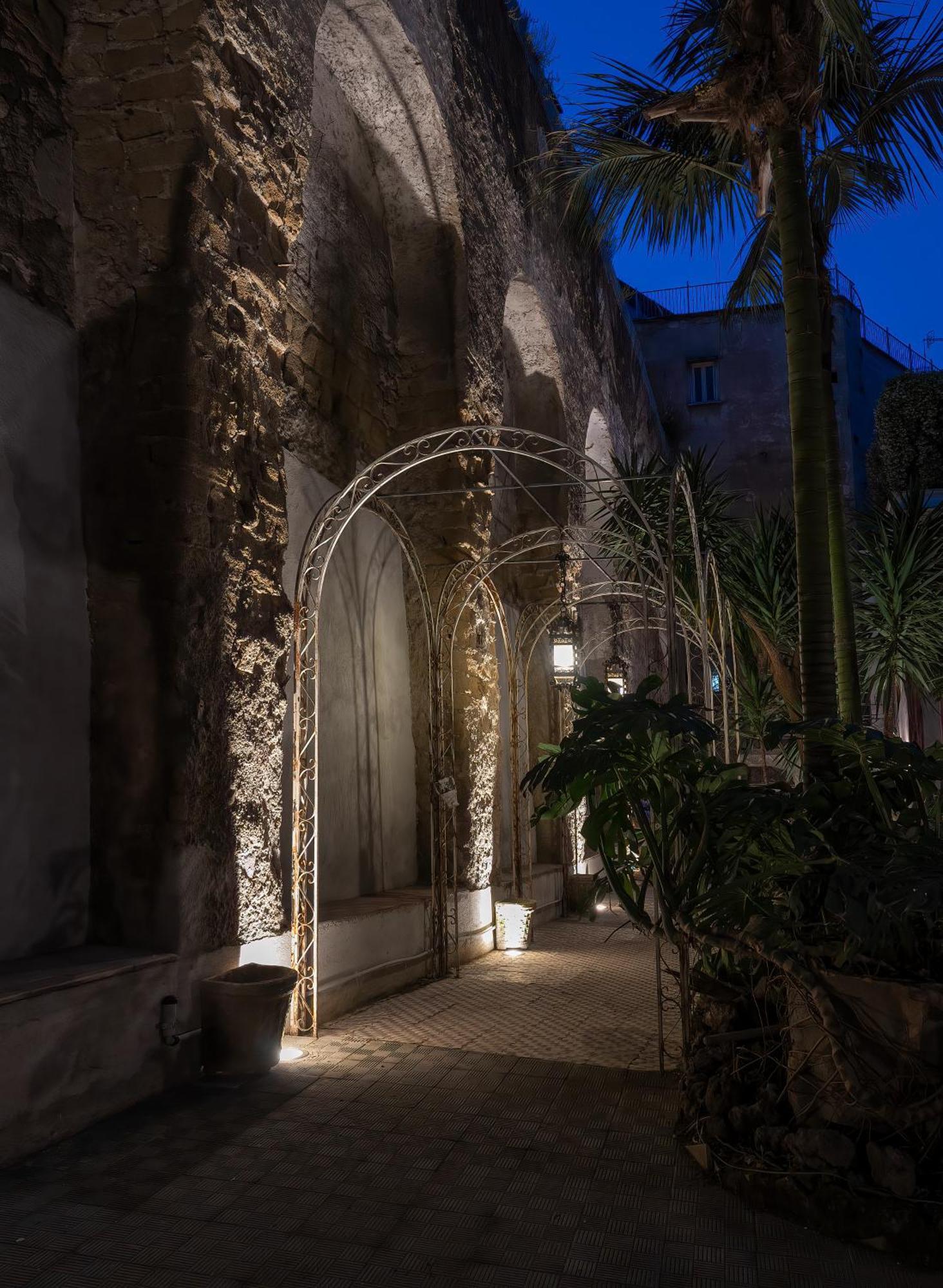 Hotel Artemisia Domus - Giardino Napoli Esterno foto