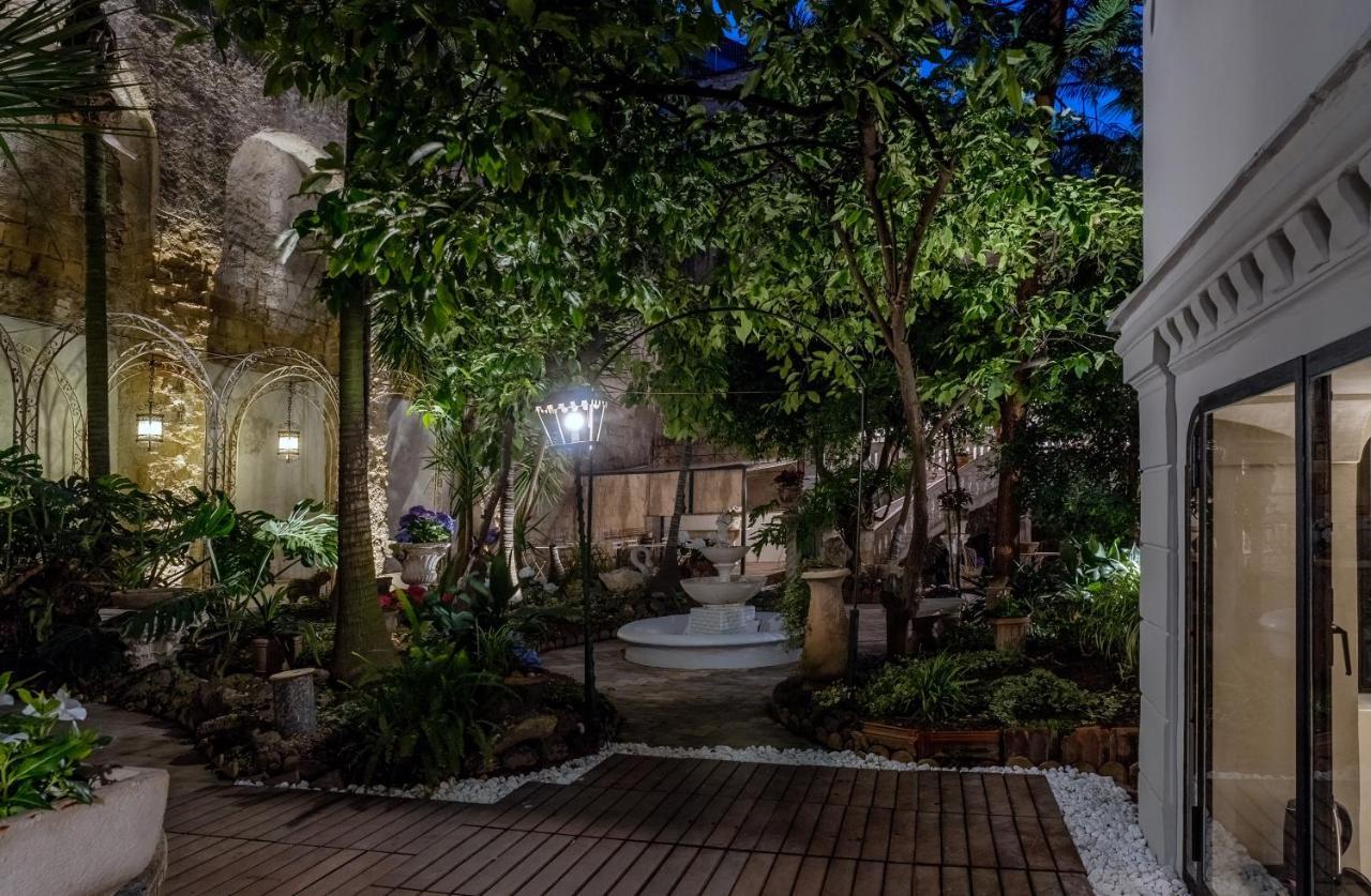 Hotel Artemisia Domus - Giardino Napoli Esterno foto