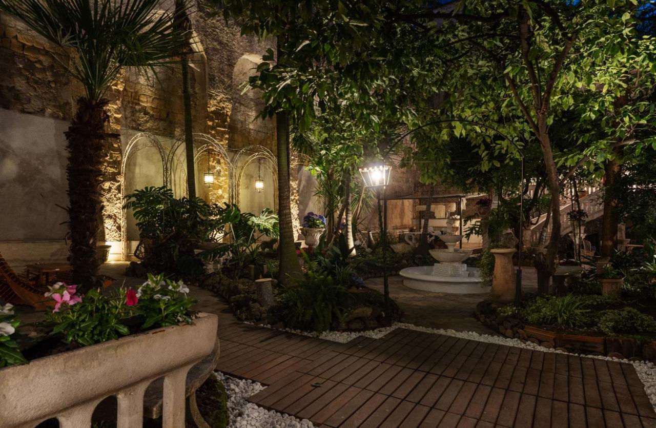 Hotel Artemisia Domus - Giardino Napoli Esterno foto